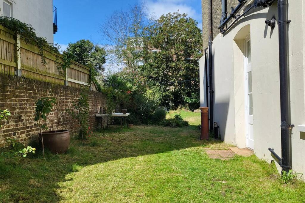 3 Garden One Bed Flat - Great Location - Free Onsite Parking - Private - Comfortable Brighton